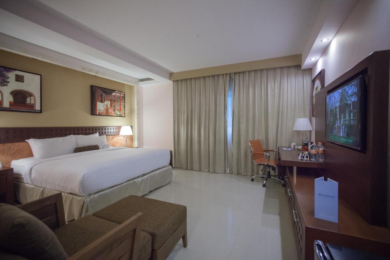 Wyndham Mérida Buitenkant foto