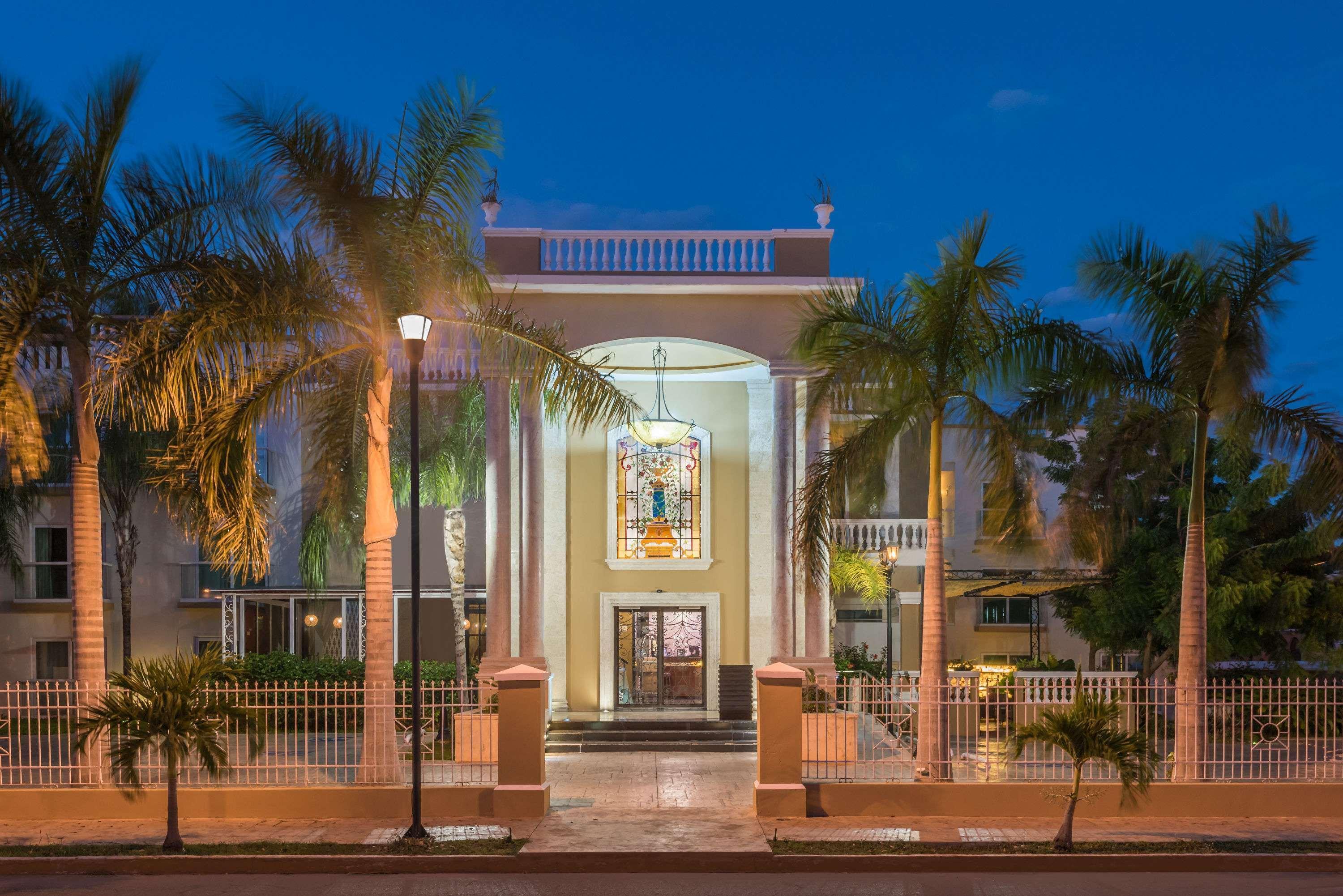 Wyndham Mérida Buitenkant foto