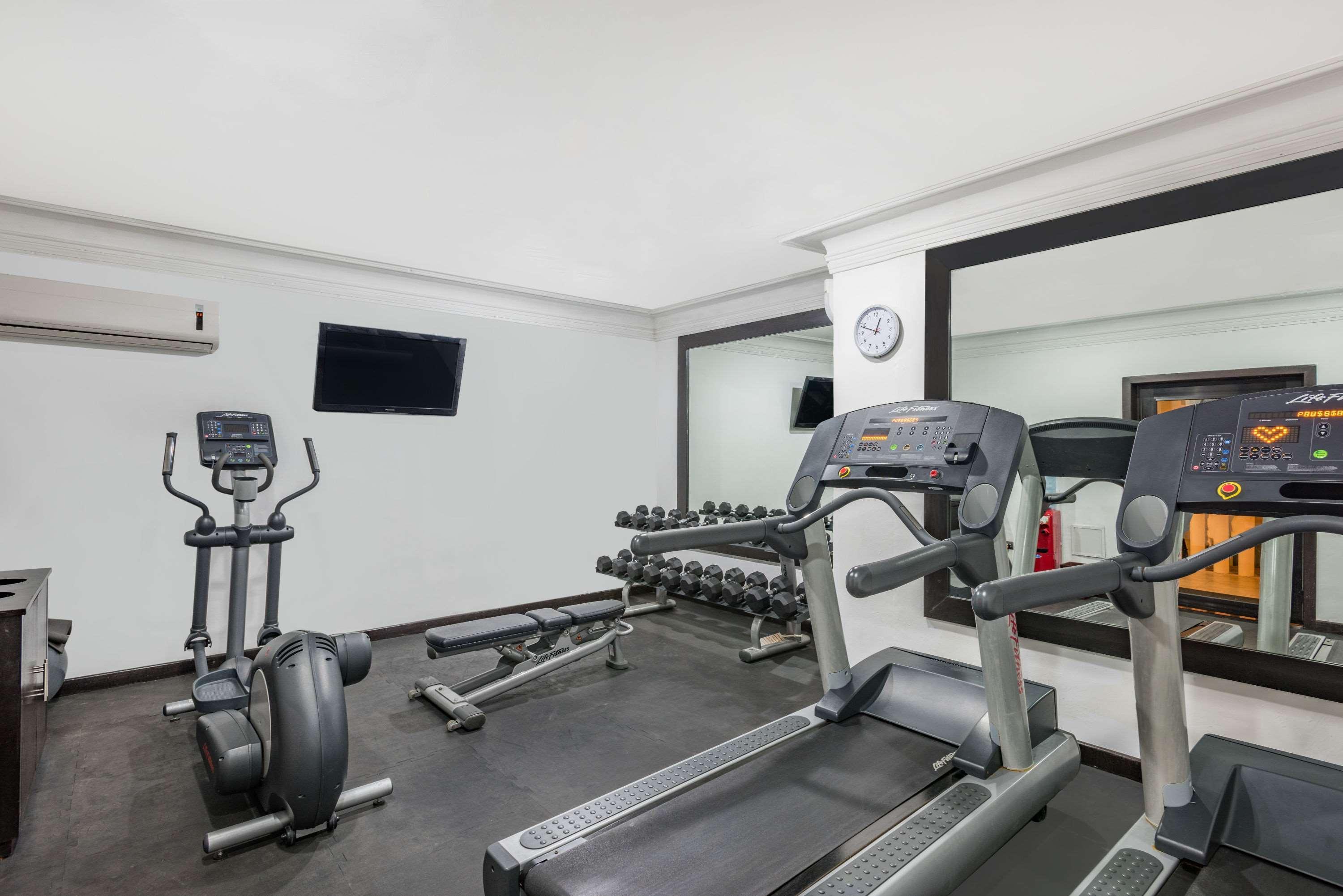 Wyndham Mérida Buitenkant foto